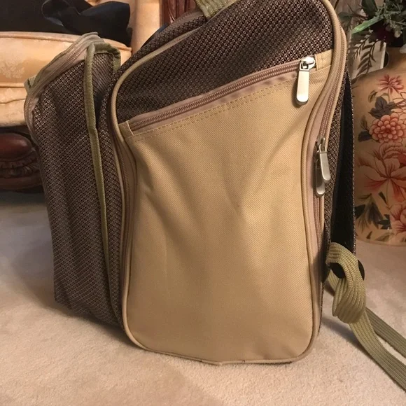 Picnic Basket Backpack - Picture 3 of 9